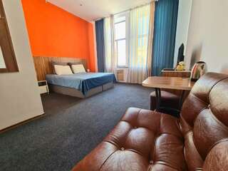 Отель City Rooms Almaty Алматы Улучшенный номер с кроватью размера «king-size»-7